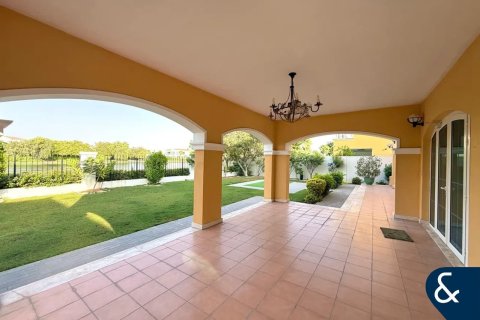 Villa en Legacy Nova Villas, Jumeirah Park, Dubai, 5 dormitorios, 690 m², № 76400 - foto 2