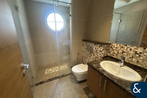 Villa en Legacy Nova Villas, Jumeirah Park, Dubai, 5 dormitorios, 690 m², № 76400 - foto 10