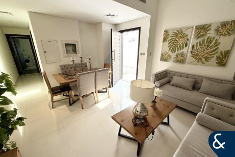 Townhouse in DAMAC Hills (Akoya by DAMAC), Dubai 3 bedrooms, 175 sq.m. № 76399 - photo 2