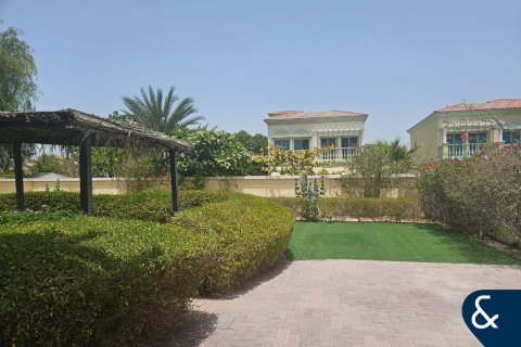 Villa in Jumeirah Village Triangle, Dubai 2 bedrooms, 241 sq.m. № 76397 - photo 13