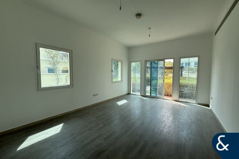 Villa in Jumeirah Village Triangle, Dubai 2 bedrooms, 241 sq.m. № 76397 - photo 4