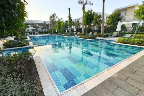 Снять в аренду виллу в Tilal Al Ghaf, Дубай: 3 спальни, 140м², № 93025 - фото 6