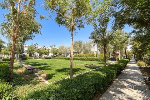 Снять в аренду виллу в Tilal Al Ghaf, Дубай: 3 спальни, 140м², № 93025 - фото 19