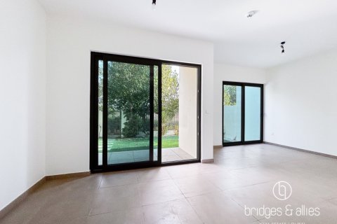 Снять в аренду виллу в Tilal Al Ghaf, Дубай: 3 спальни, 140м², № 93025 - фото 5