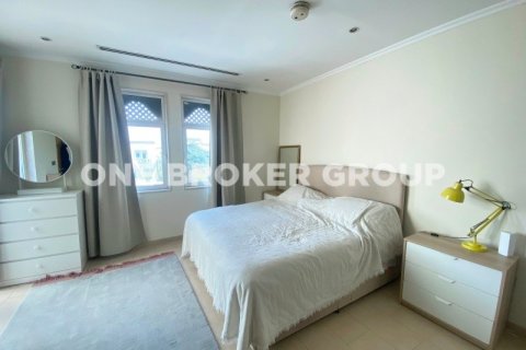 Villa in Jumeirah Park, Dubai 3 bedrooms, 680 sq.m. № 718 - photo 13