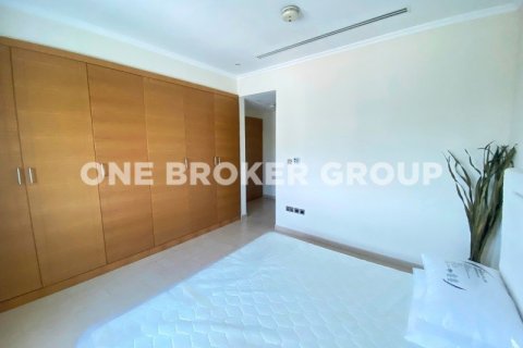 Villa in Jumeirah Park, Dubai 3 bedrooms, 680 sq.m. № 718 - photo 11
