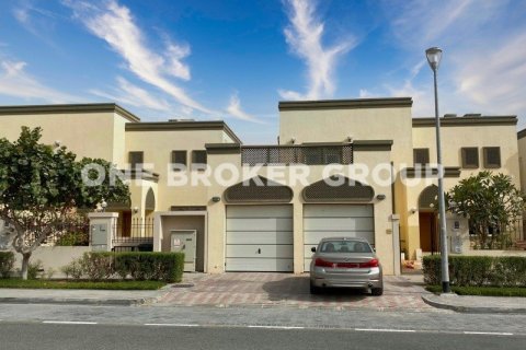 Villa in Jumeirah Park, Dubai 3 bedrooms, 680 sq.m. № 718 - photo 3