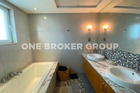 Villa in Jumeirah Park, Dubai 3 bedrooms, 680 sq.m. № 718 - photo 14