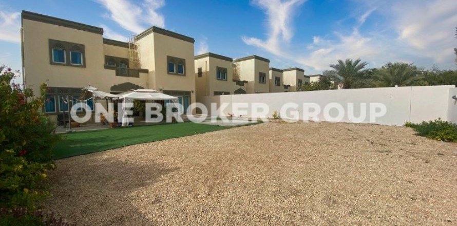 Villa in Jumeirah Park, Dubai 3 bedrooms, 680 sq.m. № 718