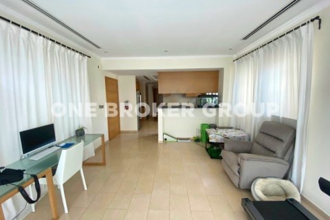 Villa in Jumeirah Park, Dubai 3 bedrooms, 680 sq.m. № 718 - photo 9