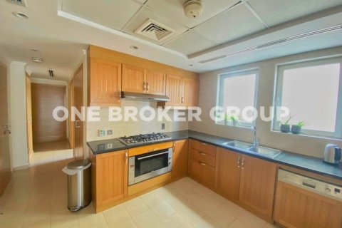 Villa in Jumeirah Park, Dubai 3 bedrooms, 680 sq.m. № 718 - photo 17