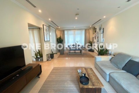 Villa in Jumeirah Park, Dubai 3 bedrooms, 680 sq.m. № 718 - photo 21