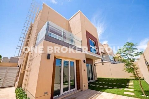 Villa à Al Barsha, Dubai, 4 chambres, 352.6 m², № 721 - photo 1