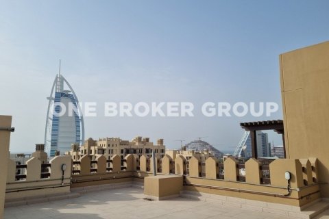 Appartement à Madinat Jumeirah Living, Umm Suqeim, Dubai, 4 chambres, 218.4 m², № 719 - photo 1