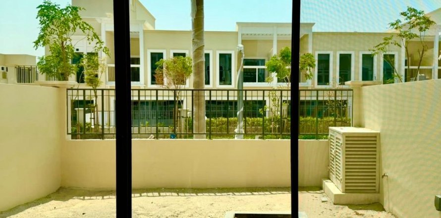 Maison de ville à Dubai, 4 chambres, 144 m², № 141317