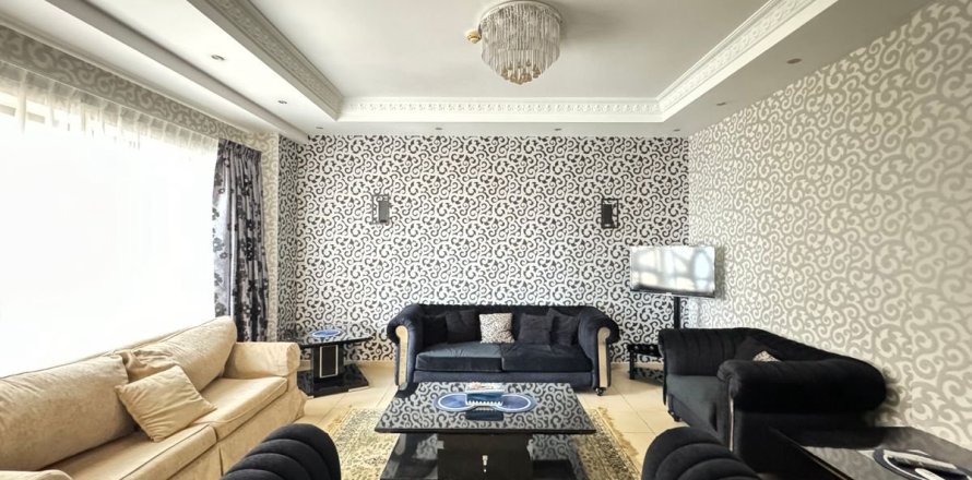 Квартира в Дубае, 2 спальни, 120.8м², № 8253