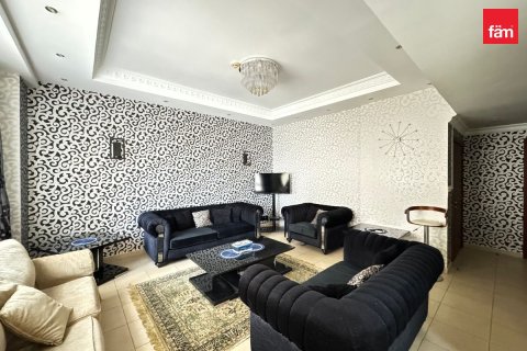 Снять в аренду квартиру в Дубае: 2 спальни, 120.8м², № 8253 - фото 6