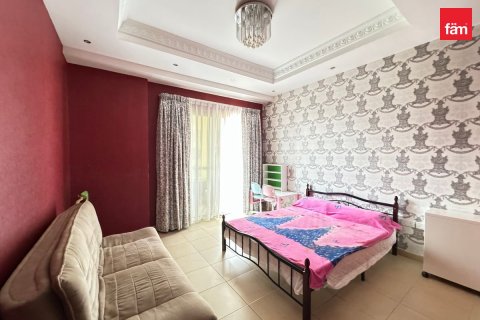 Снять в аренду квартиру в Дубае: 2 спальни, 120.8м², № 8253 - фото 10