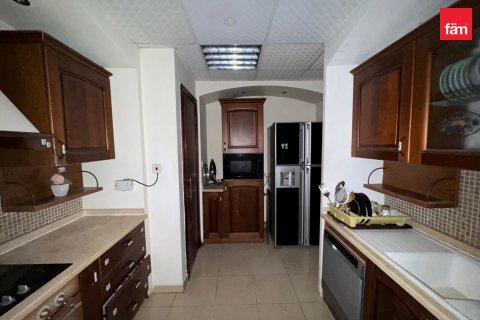 Снять в аренду квартиру в Дубае: 2 спальни, 120.8м², № 8253 - фото 15