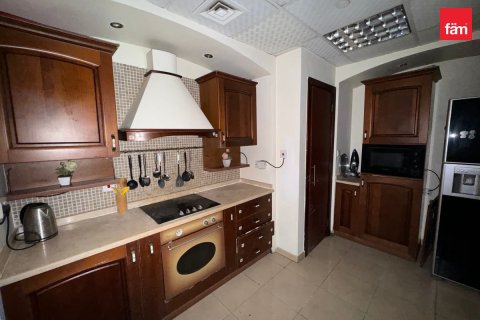Снять в аренду квартиру в Дубае: 2 спальни, 120.8м², № 8253 - фото 8