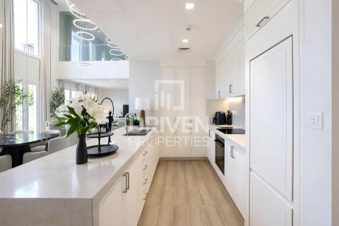 Villa in Jumeirah, Dubai 4 bedrooms, 263.19 sq.m. № 128405 - photo 27