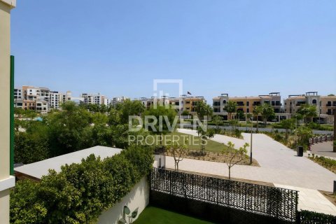 Villa in Jumeirah, Dubai 4 bedrooms, 263.19 sq.m. № 128405 - photo 14