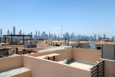 Villa in Jumeirah, Dubai 4 bedrooms, 263.19 sq.m. № 128405 - photo 24