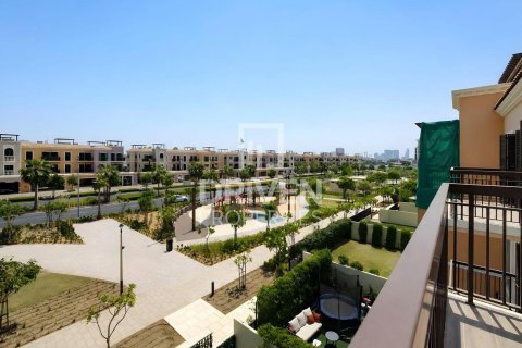 Villa in Jumeirah, Dubai 4 bedrooms, 263.19 sq.m. № 128405 - photo 21