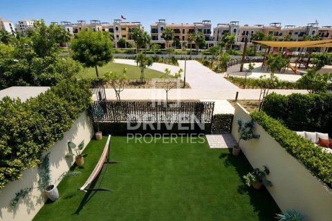 Villa in Jumeirah, Dubai 4 bedrooms, 263.19 sq.m. № 128405 - photo 17
