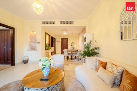 Appartement à Old Town, Dubai, 2 chambres, 123.7 m², № 137731 - photo 2