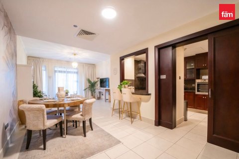 Appartement à Old Town, Dubai, 2 chambres, 123.7 m², № 137731