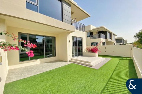 Villa in Maple 1, Dubai Hills Estate, Dubai 5 bedrooms, 254 sq.m. № 75680 - photo 1