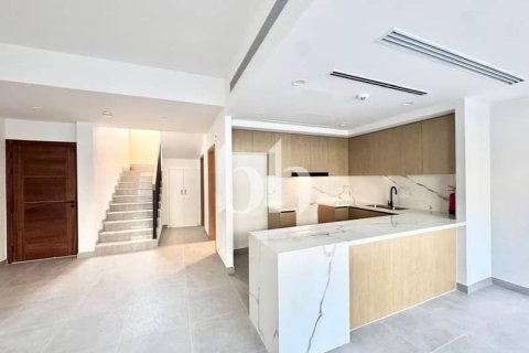 Townhouse in Dubai Land, Dubai 3 bedrooms, 161 sq.m. № 57711 - photo 3