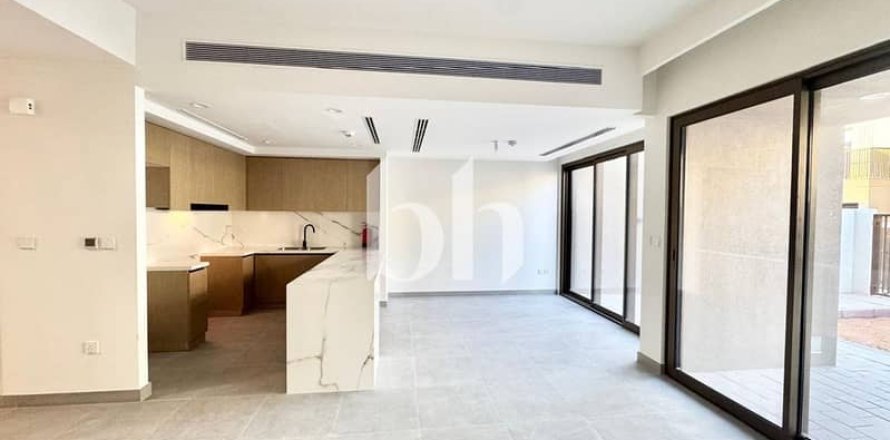 Townhouse in Dubai Land, Dubai 3 bedrooms, 161 sq.m. № 57711