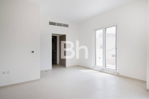 Снять в аренду таунхаус в Dubai Sports City, Дубай: 4 спальни, 247м², № 57712 - фото 7