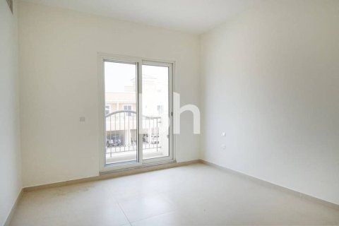 Снять в аренду таунхаус в Dubai Sports City, Дубай: 4 спальни, 247м², № 57712 - фото 4