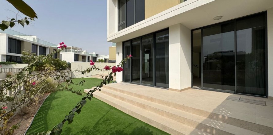 Villa in Dubai Hills Estate, Dubai 3 bedrooms, 386.8 sq.m. № 47006