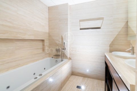 Appartement à Downtown Dubai (Downtown Burj Dubai), Dubai, 2 chambres, 159 m², № 90127 - photo 16