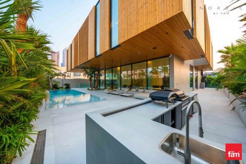 Villa in Al Wasl, Dubai 6 bedrooms, 994.3 sq.m. № 69569 - photo 3