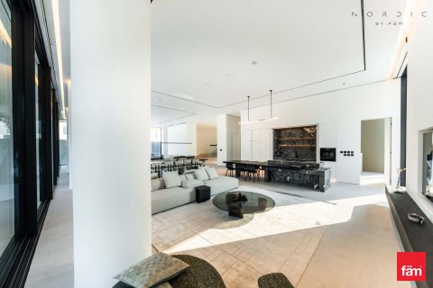 Villa in Al Wasl, Dubai 6 bedrooms, 994.3 sq.m. № 69569 - photo 22