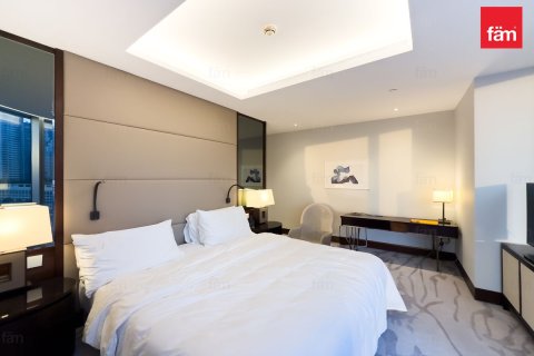 Apartment in Downtown Dubai (Downtown Burj Dubai), Dubai 2 bedrooms, 141.1 sq.m. № 69578 - photo 17