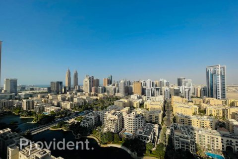Apartment in The Views, Dubai 1 bedroom, 232.4 sq.m. № 1745 - photo 1