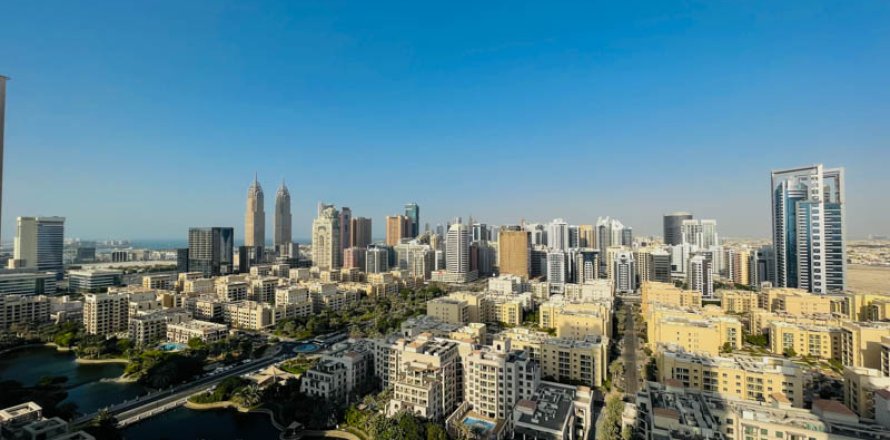 Apartment in The Views, Dubai 1 bedroom, 232.4 sq.m. № 1745