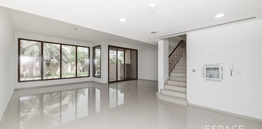 Adosado en Jumeirah Islands, Dubai, 4 dormitorios, 337 m², № 62192