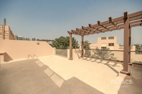 Adosado en Jumeirah Islands, Dubai, 4 dormitorios, 337 m², № 62192 - foto 12