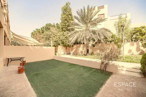 Adosado en Jumeirah Islands, Dubai, 4 dormitorios, 337 m², № 62192 - foto 14