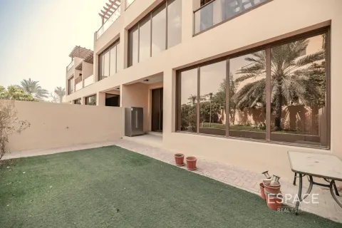 Adosado en Jumeirah Islands, Dubai, 4 dormitorios, 337 m², № 62192 - foto 15