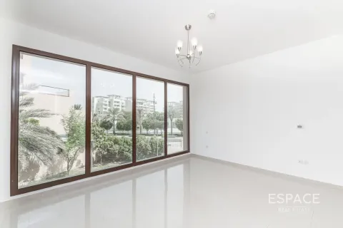 Adosado en Jumeirah Islands, Dubai, 4 dormitorios, 337 m², № 62192 - foto 6