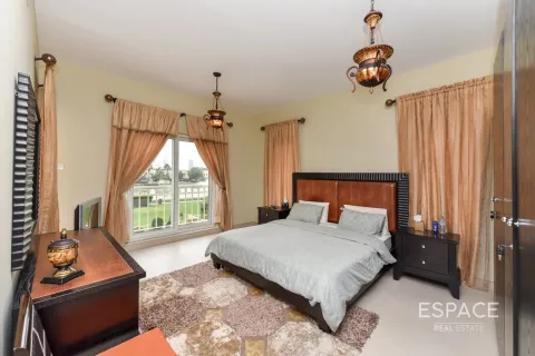 Villa en Springs 10, The Springs, Dubai, 3 dormitorios, 340 m², № 62193 - foto 12