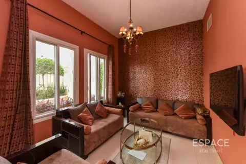 Villa en Springs 10, The Springs, Dubai, 3 dormitorios, 340 m², № 62193 - foto 7